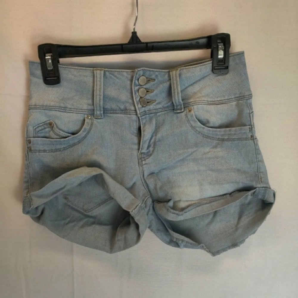 YMI Wanna Betta Butt Shorts Womens Size 3 Mid Rise 3 Button Closure Cuffed Denim